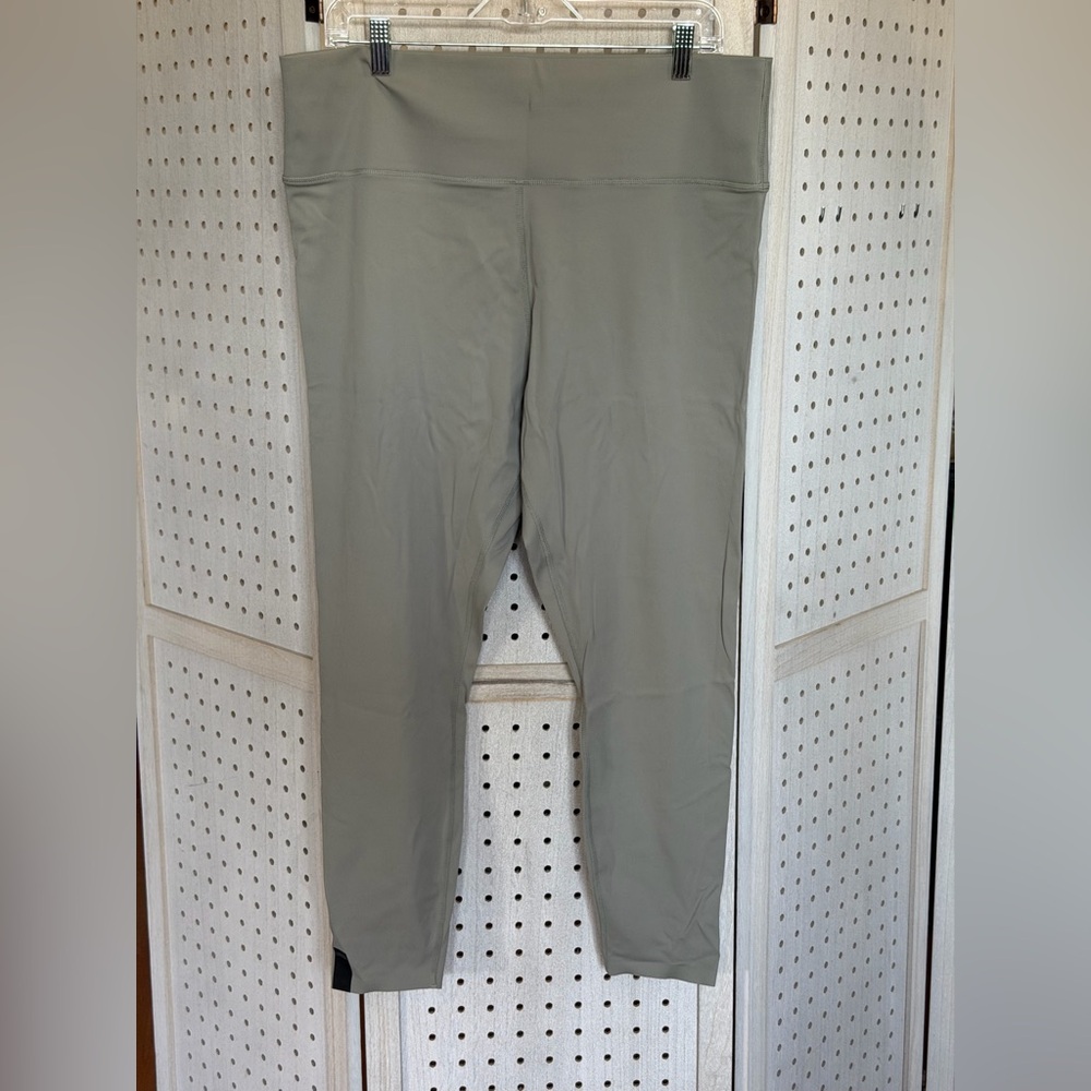 UNRL Olive Green Active Leggings - Side Logo